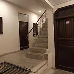 Haveli Heritage --1 Min Walk In Nizamuddin Railway Station