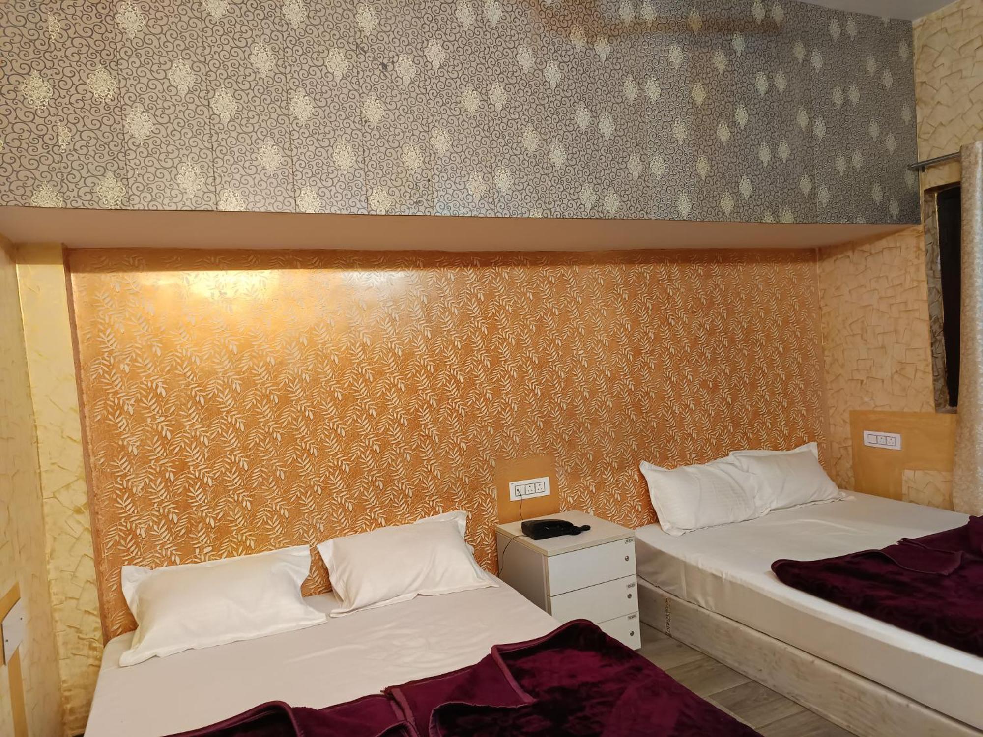Haveli Heritage --1 Min Walk In Nizamuddin Railway Station 2*
