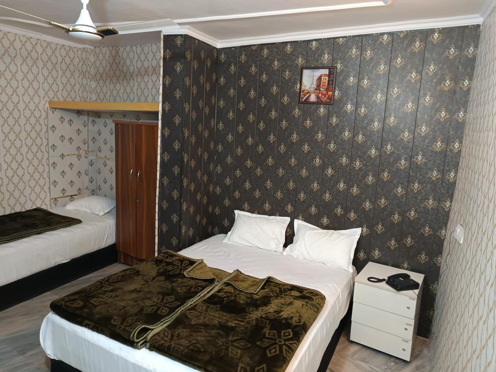 Hotel Haveli Heritage --1 Min Walk In Nizamuddin Railway Station New Delhi