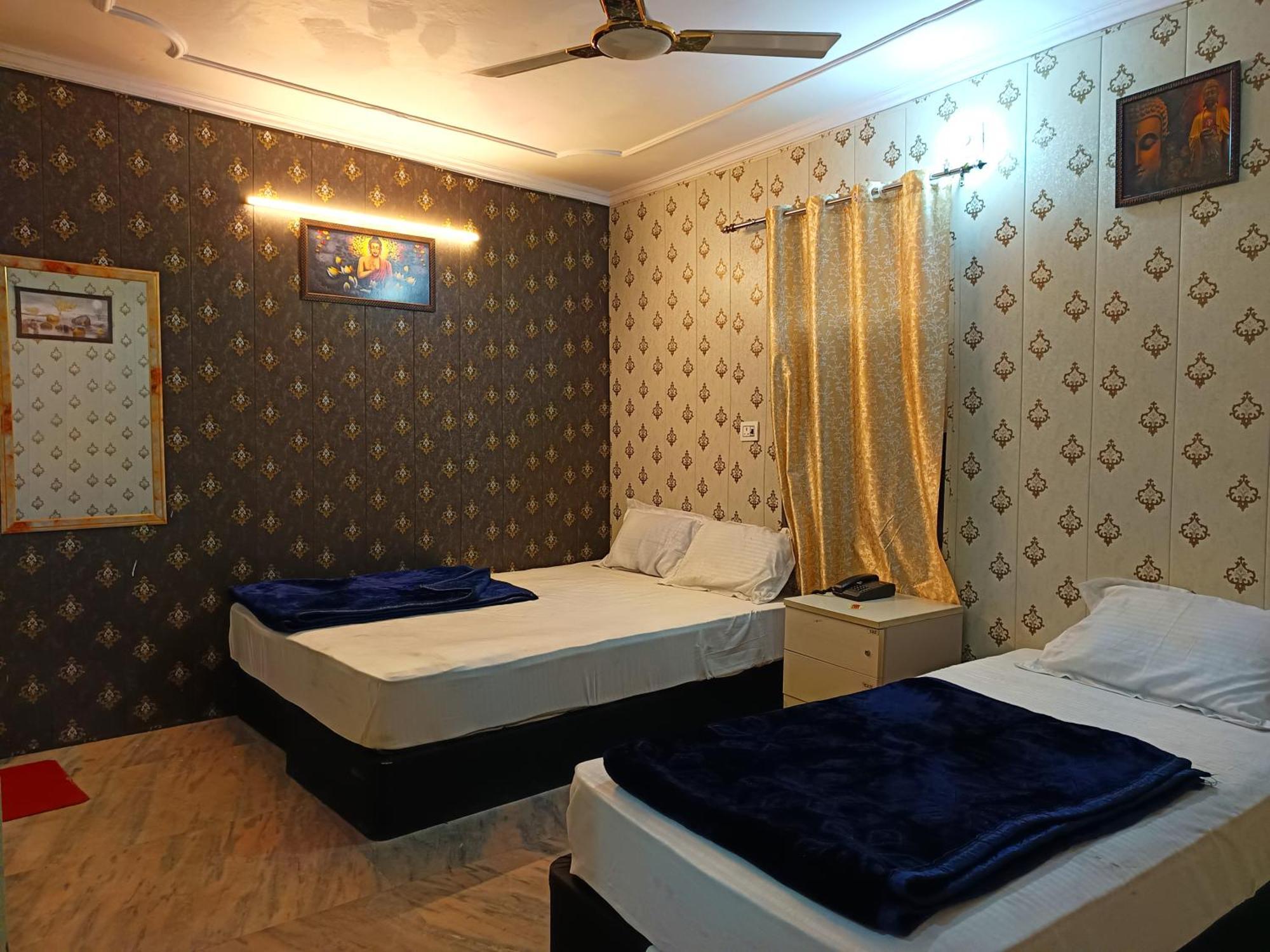 Hotel Haveli Heritage --1 Min Walk In Nizamuddin Railway Station New Delhi