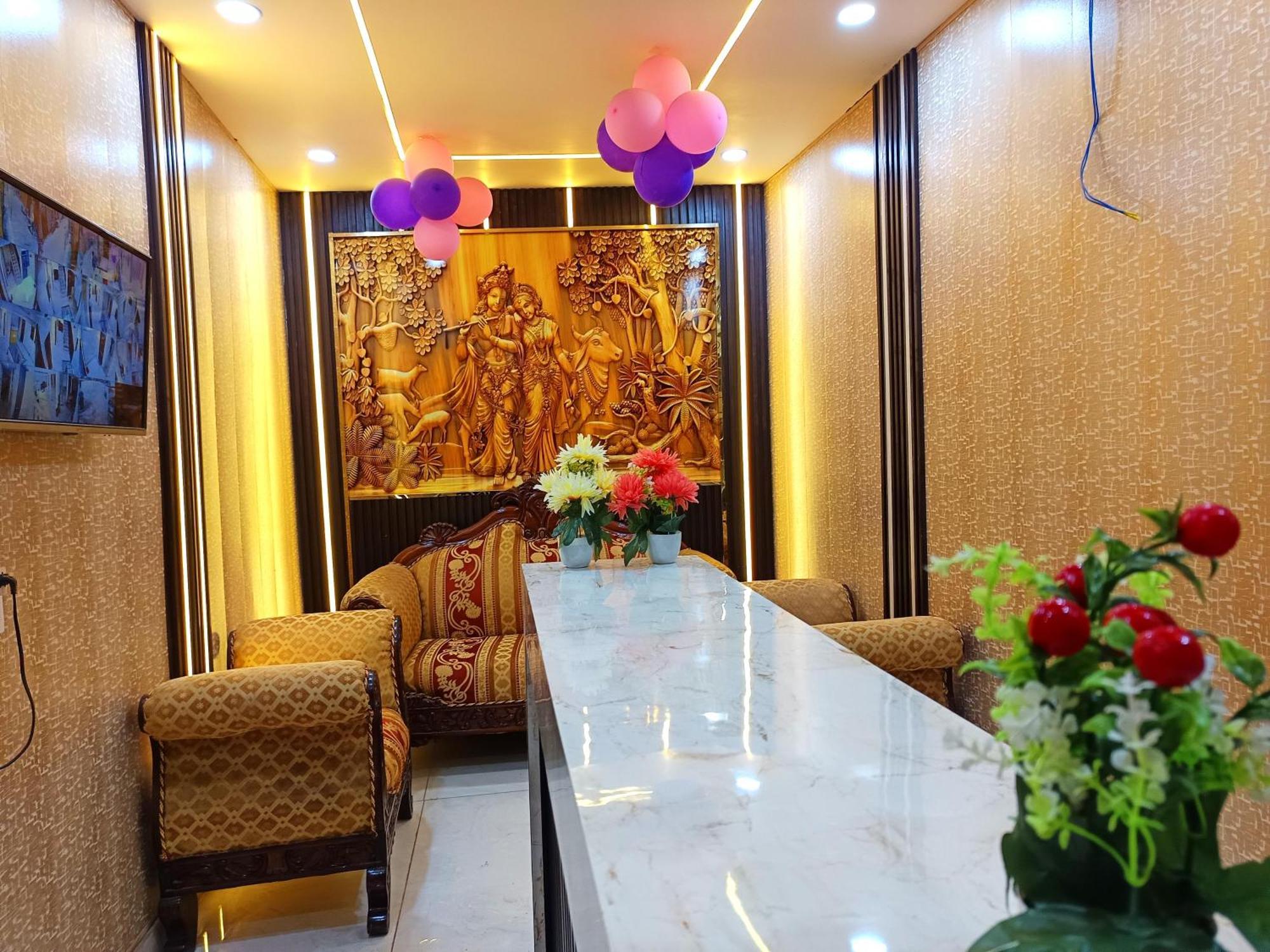 Haveli Heritage --1 Min Walk In Nizamuddin Railway Station Hotel 2*