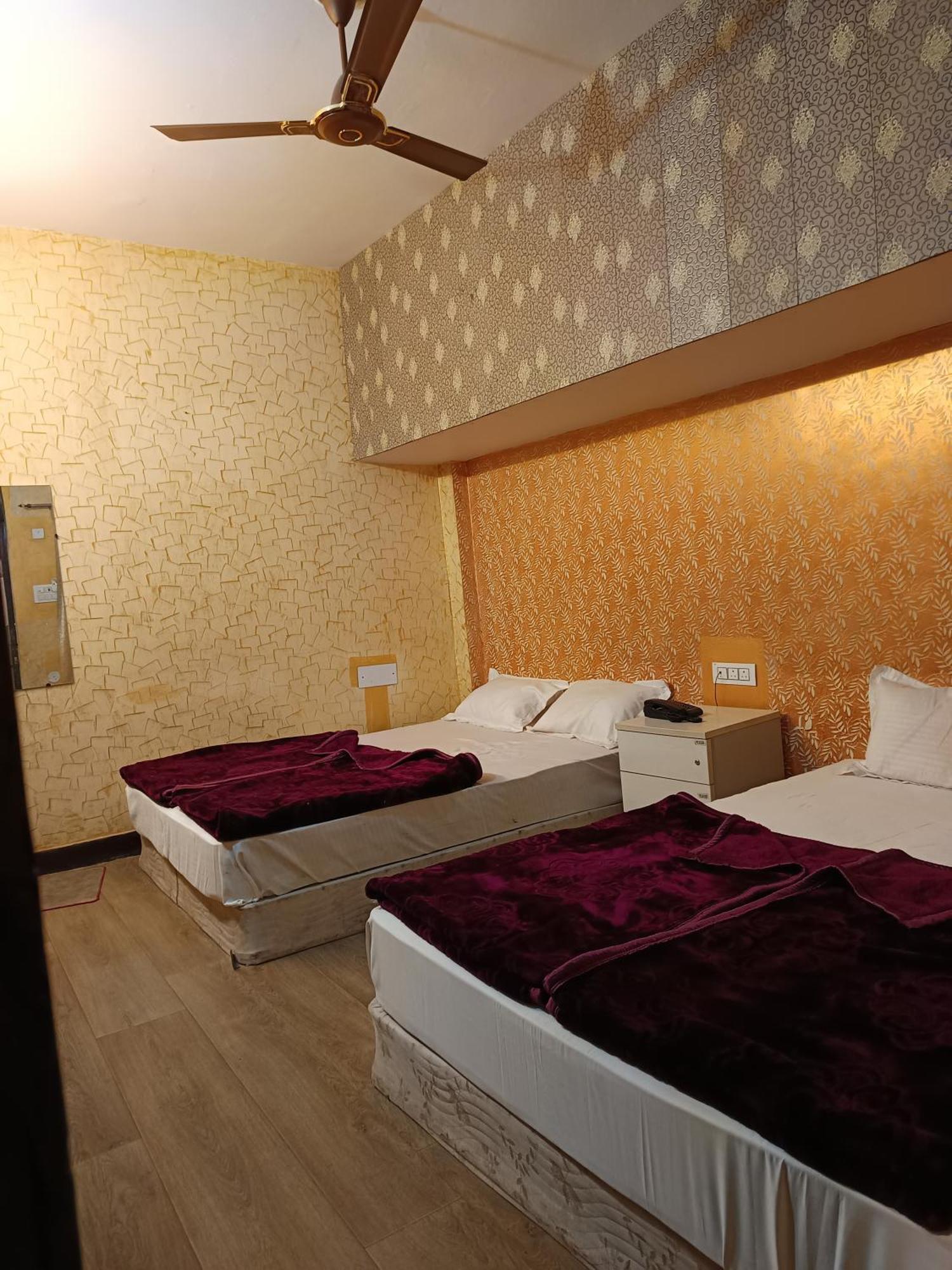 Haveli Heritage --1 Min Walk In Nizamuddin Railway Station