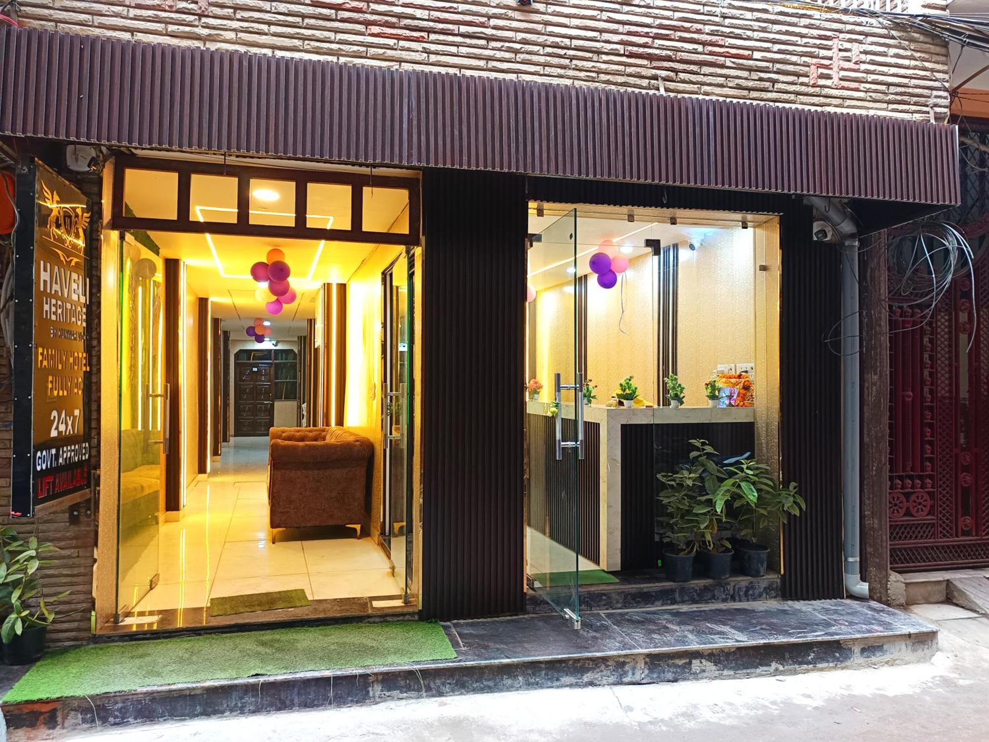 Hotel Haveli Heritage --1 Min Walk In Nizamuddin Railway Station
