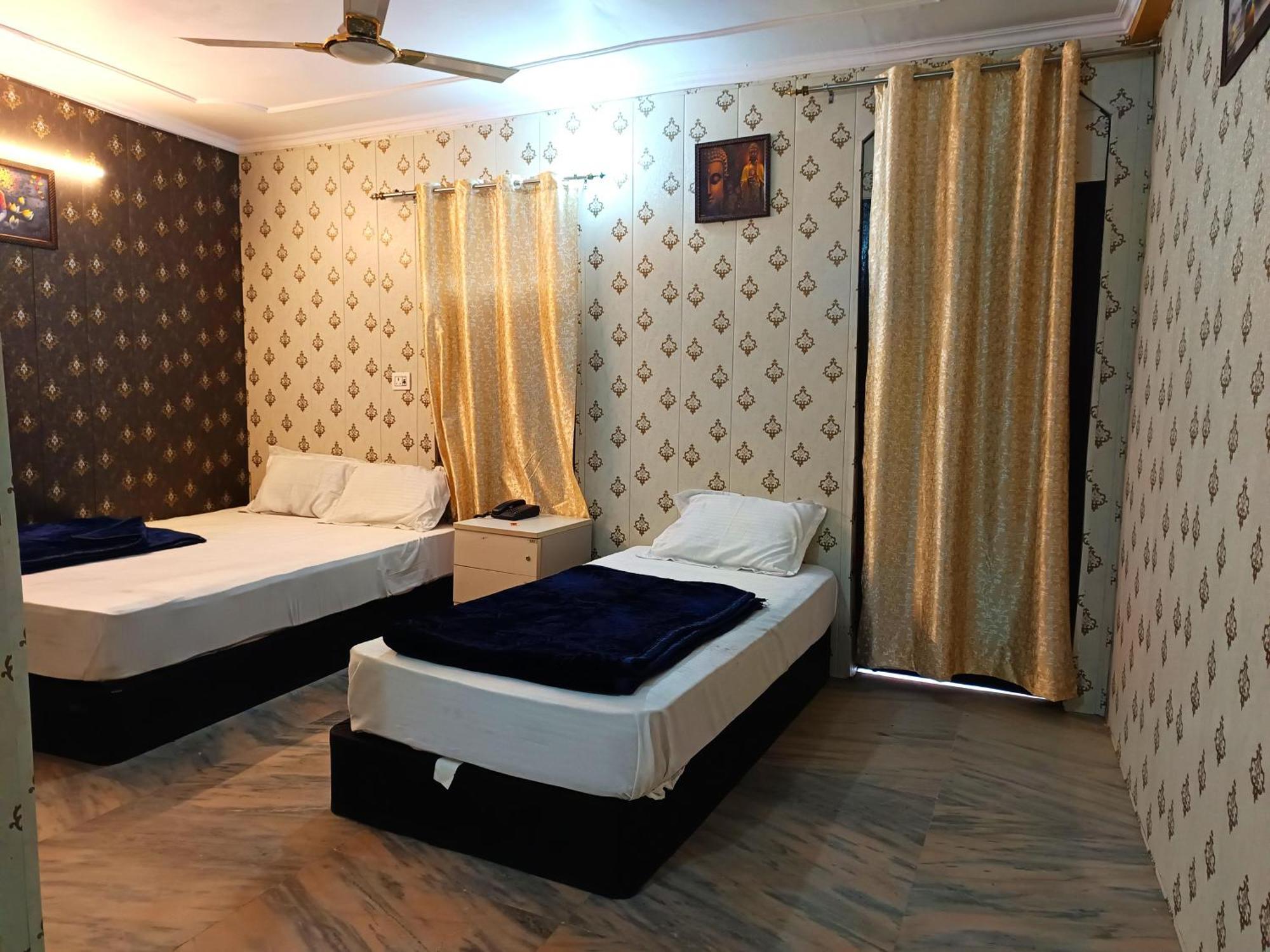 Haveli Heritage --1 Min Walk In Nizamuddin Railway Station 2*